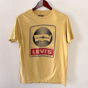 Levi's Tee